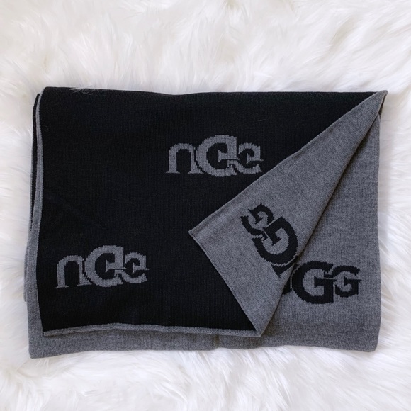 UGG Women’s Intarsia Logo Knit Scarf - Picture 2 of 4